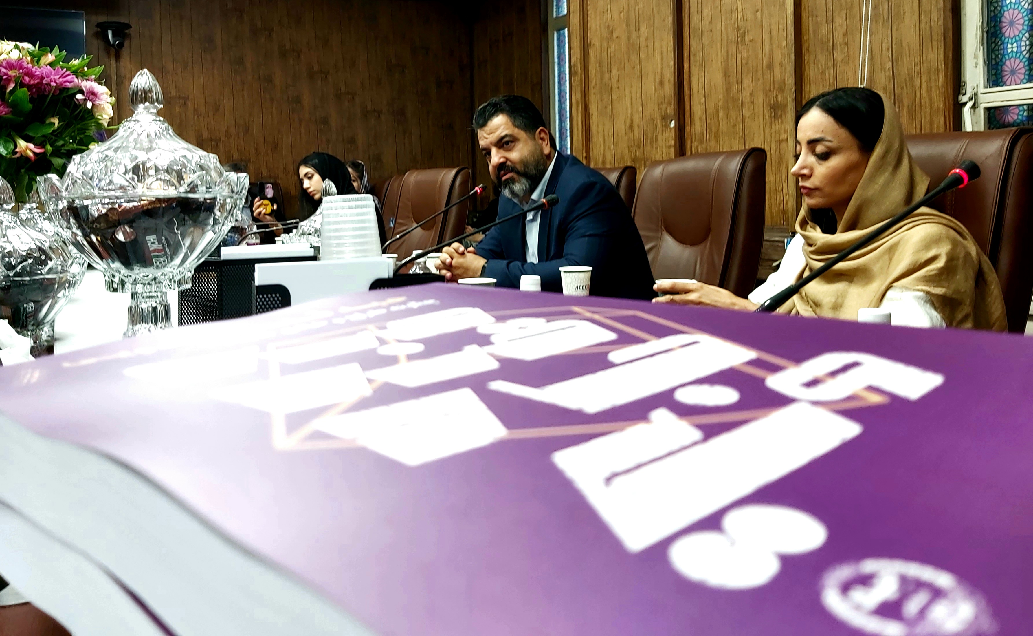 نشست نقد و بررسی «حبه قند جادویی »؛ کتابی برای جست‌وجوی خلاقیت در طراحی طلا و جواهر