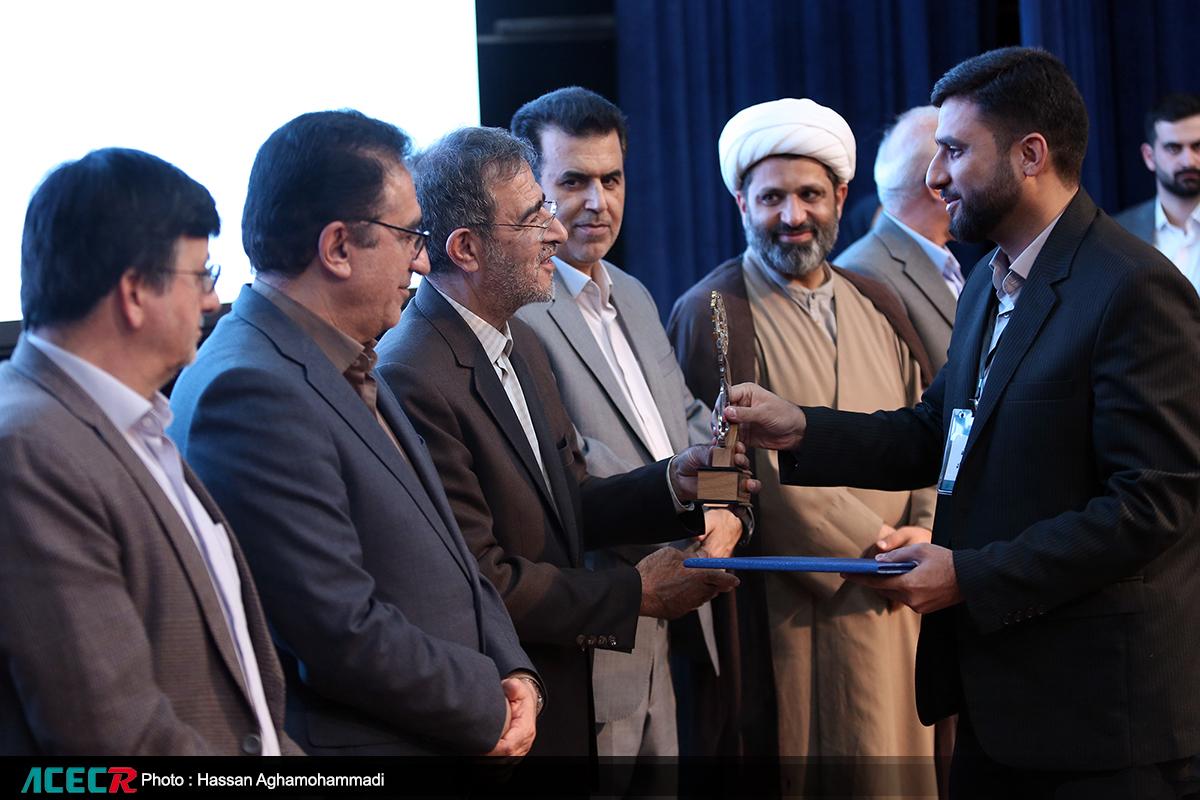 برگزیدگان جشنواره ملی کتاب‌سال دانشجویی معرفی و تجلیل شدند