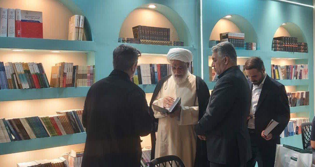 بازدید نماینده و عضو هیات رییسه مجلس خبرگان رهبری، از غرفه جهاد دانشگاهی